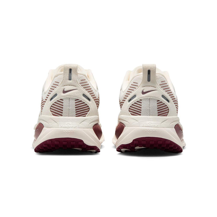 NIKE Vomero 18 Women's Running Shoes