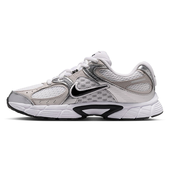 NIKE V5 RNR Boys Running Shoes