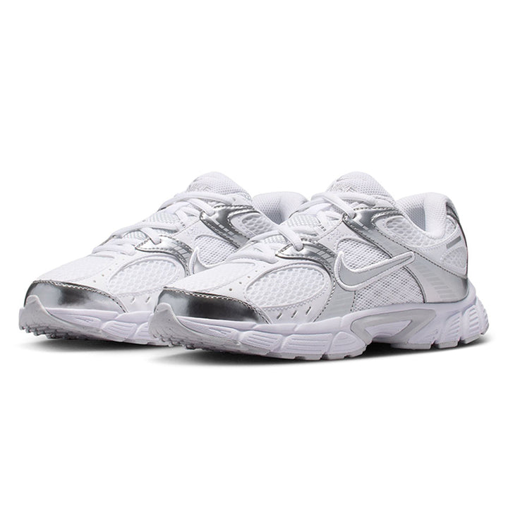 NIKE V5 RNR Boys Running Shoes