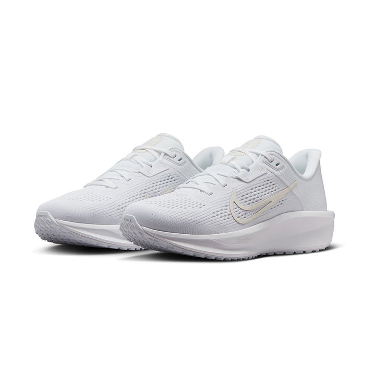 NIKE Quest 6 Women's Running Shoes