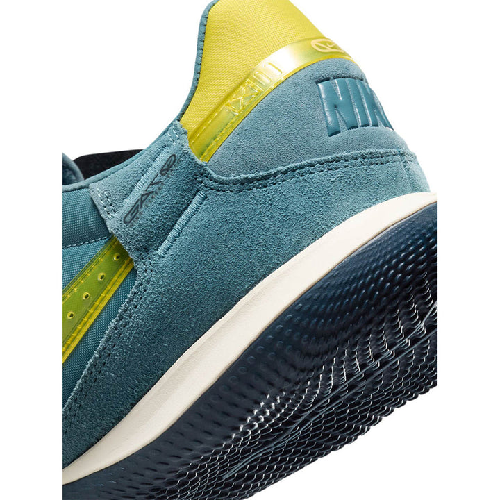 NIKE Streetgato Men's Futsal Shoes