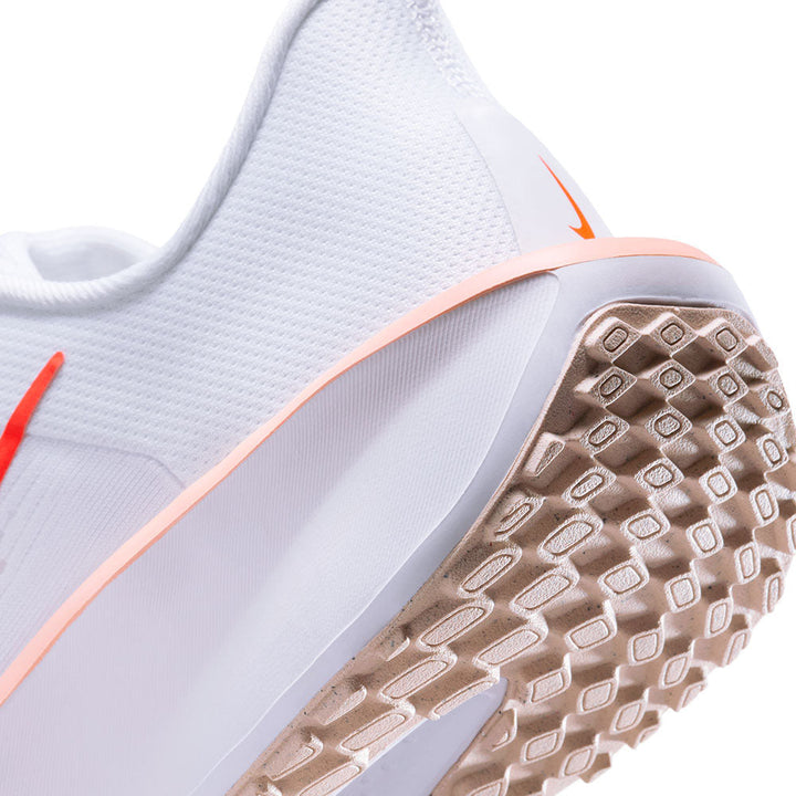 NIKE Quest 6 Women's Running Shoes