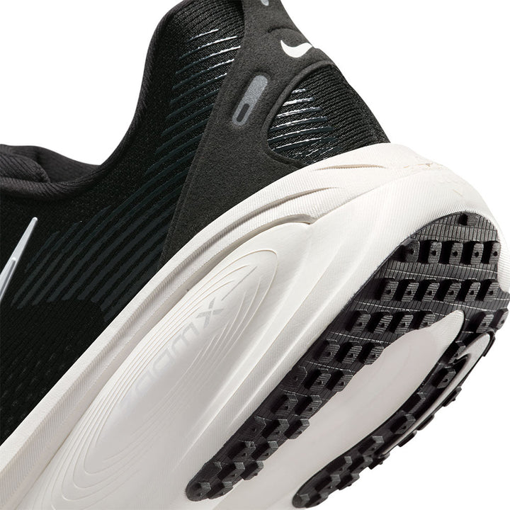 NIKE Vomero 18 Men's Running Shoes