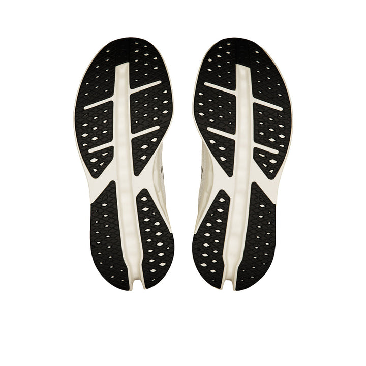 ON RUNNING Cloudsurfer Max Women's Running Shoes