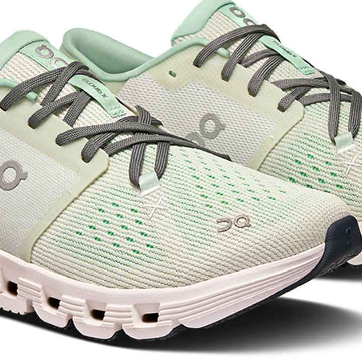 ON RUNNING Cloud X 4 Women's Running Shoes